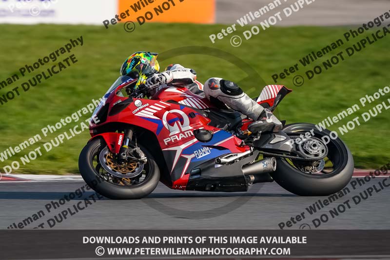 donington no limits trackday;donington park photographs;donington trackday photographs;no limits trackdays;peter wileman photography;trackday digital images;trackday photos